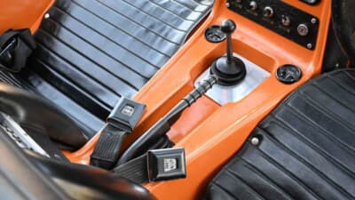 オークション終了後に落札された「ボンド・バグ700ES」（C）iconicauctioneers