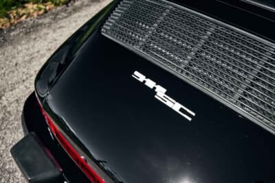 9万6800ドル（邦貨換算約1430万円）で落札されたポルシェ「911SC」（C）Courtesy of RM Sotheby's
