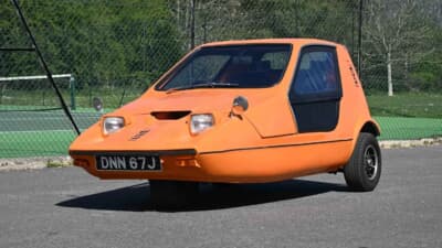 オークション終了後に落札された「ボンド・バグ700ES」（C）iconicauctioneers