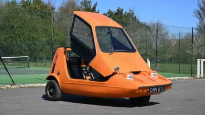 オークション終了後に落札された「ボンド・バグ700ES」（C）iconicauctioneers