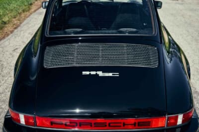 9万6800ドル（邦貨換算約1430万円）で落札されたポルシェ「911SC」（C）Courtesy of RM Sotheby's