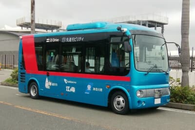 日野自動車 ポンチョ：2019年に江の島周辺の公道において、自動運転バスの実証実験が行われた