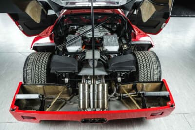 281万7500ユーロ（邦貨換算約4億5770万円）で落札されたフェラーリ「F40」（C）Courtesy of RM Sotheby's