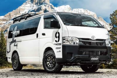 チームデイトナ D9を装着したトヨタ ハイエース