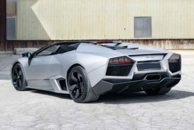 158万ユーロ(邦貨換算約2億5665万円)で落札されたランボルギーニ「レヴェントン ロードスター」(C)Courtesy of RM Sotheby's