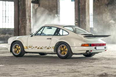 100万～150万ユーロ（邦貨換算約1億6245万～2億4365万円）で現在も販売中のポルシェ「911カレラRS 3.0」C）Courtesy of RM Sotheby's