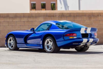 9万ドル〜11万ドル（約1330万〜1625万円）で現在も販売中のダッヂ「バイパーGTS」（C）Courtesy of RM Sotheby's