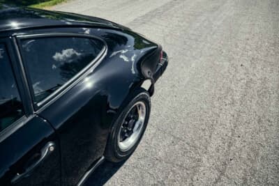 9万6800ドル（邦貨換算約1430万円）で落札されたポルシェ「911SC」（C）Courtesy of RM Sotheby's