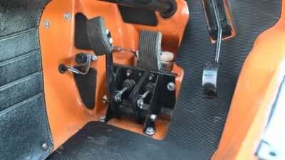 オークション終了後に落札された「ボンド・バグ700ES」（C）iconicauctioneers