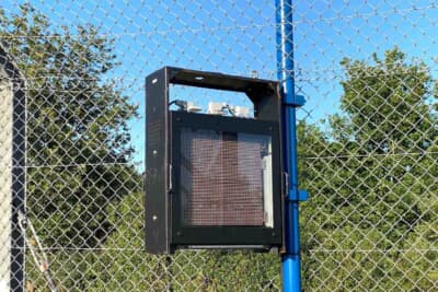 コースサイドのシグナルはまだ残ったままでした。レースが終わっても通電しているようでキーンと音が鳴っていました