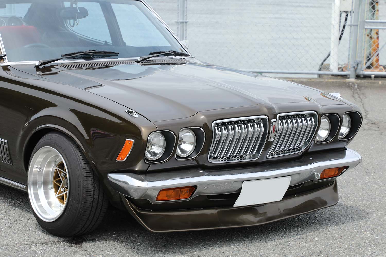 ダットサン ブルーバードUの誕生　46.8.　　日産自動車　ヤケシミ背傷み ダットサン ブルーバードUの誕生 46.8. 日産自動車 ヤケシミ背