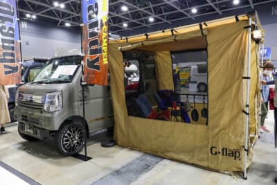 オートショップベストワン グランディ プラモ：サイドオーニングを装備し、実際の使用状況を想定した展示を披露