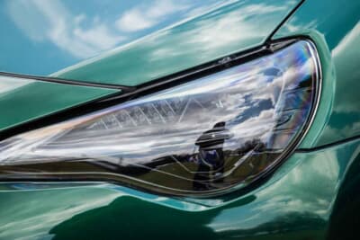 トヨタ 86：ヘッドライトはVLAND製に交換している