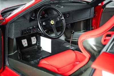 281万7500ユーロ（邦貨換算約4億5770万円）で落札されたフェラーリ「F40」（C）Courtesy of RM Sotheby's