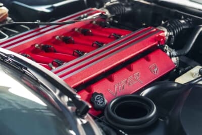 9万ドル〜11万ドル（約1330万〜1625万円）で現在も販売中のダッヂ「バイパーGTS」（C）Courtesy of RM Sotheby's