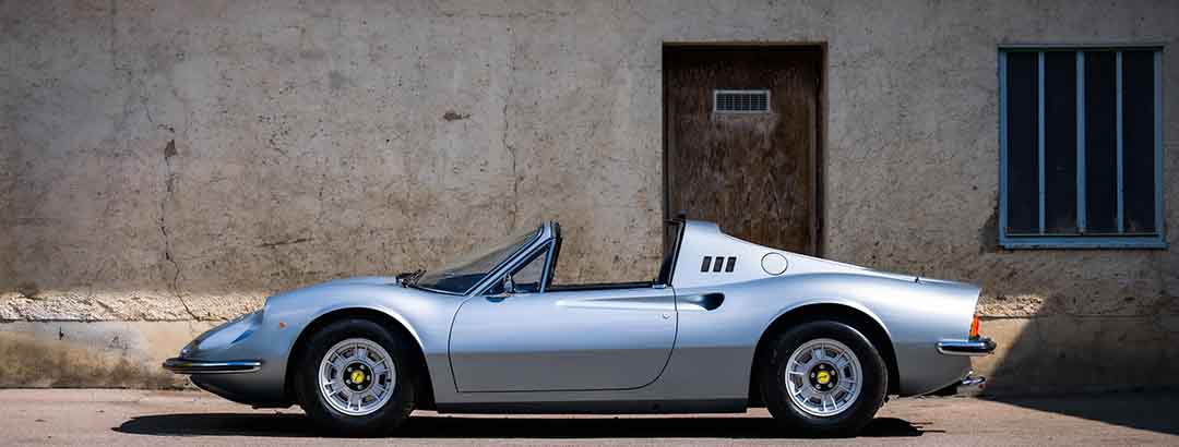 世界に29台しか存在しない特別なボディカラーのフェラーリ「246GTS」が7680万円で落札