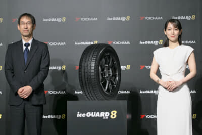 清宮眞二代表取締役兼CEOと吉岡里帆のフォトセッション