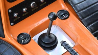 オークション終了後に落札された「ボンド・バグ700ES」（C）iconicauctioneers