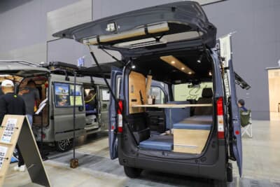 STSキャンパー ジャーニーシーサイドスタイル:ジャーニー シーサイドスタイルはギャレーなどを搭載しないため、広大な荷室を最大限活用できるのが特徴