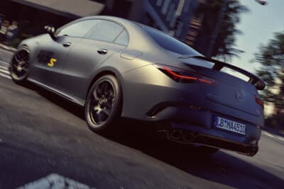 CLA 45 S 4MATIC+ ファイナルエディション：空力性能向上を狙ったAMGエアロダイナミクスパッケージもオプションで用意され、風洞実験で開発されたエアロパーツが高速度域での走行安定性を支える