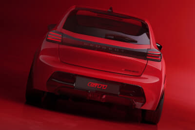 プジョー E-208 GTi:0-100km/h加速は5.7秒、最高速度は180km/hに制限されるものの、日常域でのレスポンスと加速力は鋭い