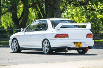 1万ポンド〜1万2000ポンド（約198万円〜約237万円）で現在も販売中のスバル「インプレッサ WRX STI」（C）Bonhams