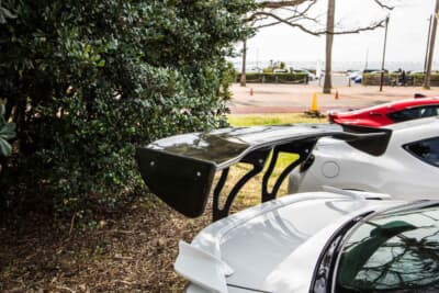 スバル BRZ：バーチカルマウントのGTウイングはレボリューション製を装着