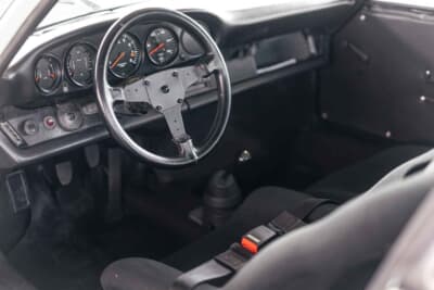 100万～150万ユーロ（邦貨換算約1億6245万～2億4365万円）で現在も販売中のポルシェ「911カレラRS 3.0」C）Courtesy of RM Sotheby's