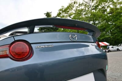マツダ ロードスター:リアウイングはストップランプ付きのデータシステム製を装着しています