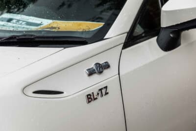 トヨタ86:ボディサイドには「BLITZ」のエンブレムも装着