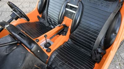 オークション終了後に落札された「ボンド・バグ700ES」（C）iconicauctioneers