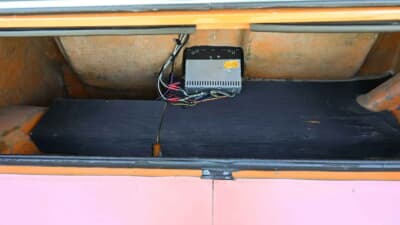 オークション終了後に落札された「ボンド・バグ700ES」（C）iconicauctioneers