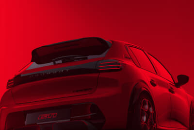 プジョー E-208 GTi:0-100km/h加速は5.7秒、最高速度は180km/hに制限されるものの、日常域でのレスポンスと加速力は鋭い