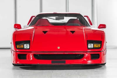 281万7500ユーロ（邦貨換算約4億5770万円）で落札されたフェラーリ「F40」（C）Courtesy of RM Sotheby's