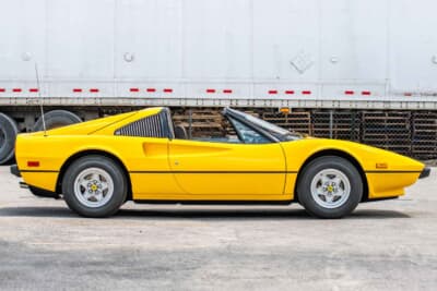 10万ドル〜12万5000ドル（邦貨換算で約1477万〜1846万円）で現在も販売中のフェラーリ「308GTS」（C）Courtesy of RM Sotheby's