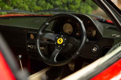 4万8300英ポンド（邦貨換算約960万円）で落札されたフェラーリ「328GTS」（C）Courtesy of RM Sotheby's