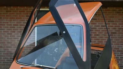 オークション終了後に落札された「ボンド・バグ700ES」（C）iconicauctioneers