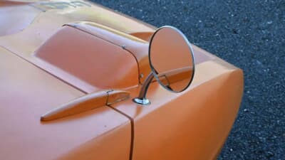 オークション終了後に落札された「ボンド・バグ700ES」（C）iconicauctioneers