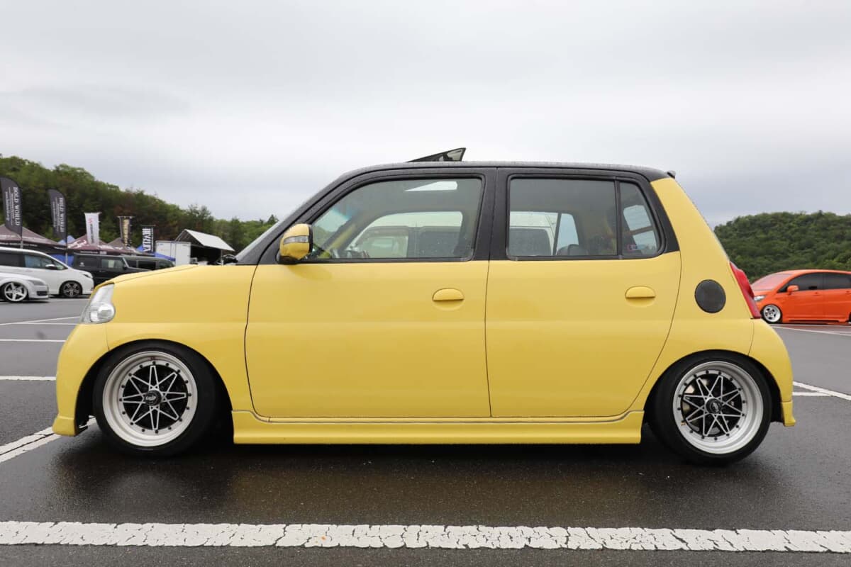 ダイハツ「エッセ」はお洒落なボーイズレーサーを目指してフルカスタム