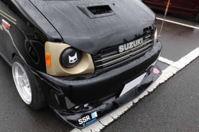 スズキ MC系 ワゴンR：ヘッドライトは、旧車好きならすぐに気づく“猫マーク”でお馴染みのマーシャルに交換