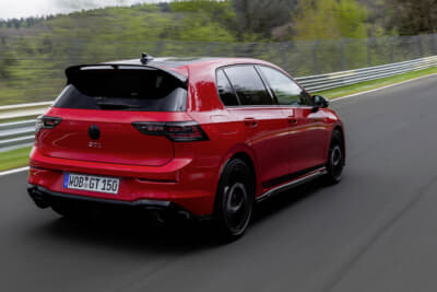 フォルクスワーゲン ゴルフGTI エディション50：正式な計測タイムとしては7分46秒13とされており、前回のGTIクラブスポーツSの7分49秒21よりも約3秒短縮