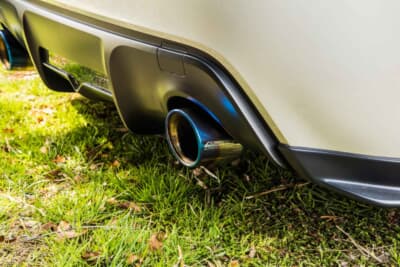 スバル BRZ：エキマニからスポーツキャタライザーまでがセットになったSSエキゾーストセットを含めたフルセットを装着