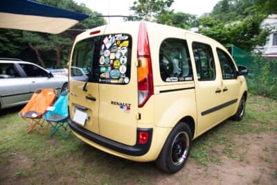 ルノー カングー：本当に18万kmも走ってるの？　というくらい良好な塗装とプラスチックの素地が黒くなっているのも普段の手入れの賜物である