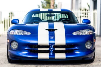 9万ドル〜11万ドル（約1330万〜1625万円）で現在も販売中のダッヂ「バイパーGTS」（C）Courtesy of RM Sotheby's