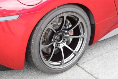 日産 フェアレディZ：リアにMONO4TAを装着している