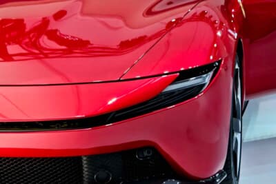 フェラーリ アマルフィ:ヘッドライトはローマよりも薄型化された