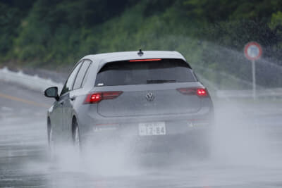 プライマシー5：ウエットでの急制動での安定感はバツグン