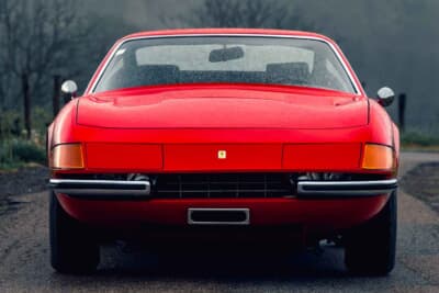 53万9375ユーロ（邦貨換算約8762万円）で落札されたフェラーリ「365GTB/4」（C）Courtesy of RM Sotheby's