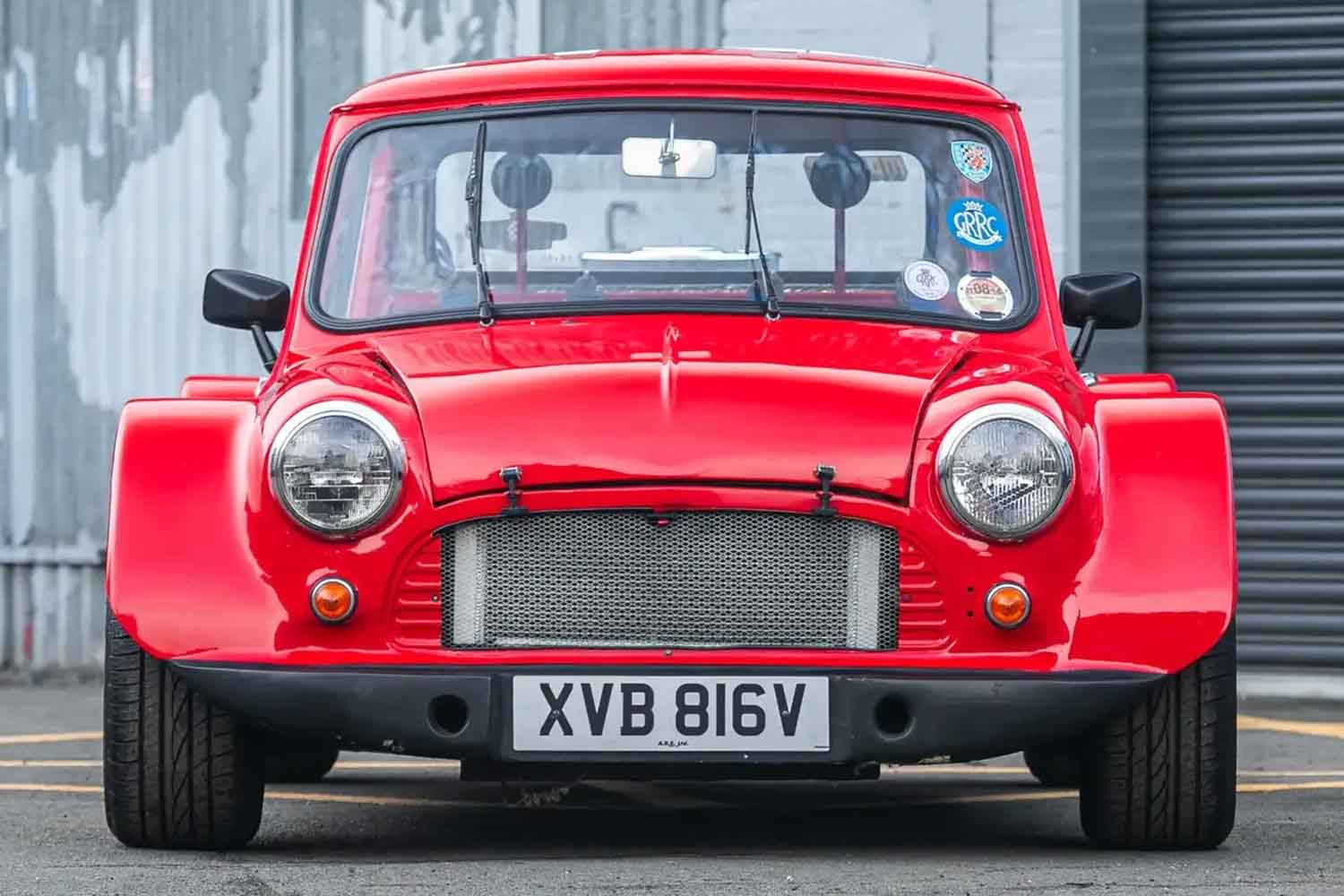 クラシックMINIピックアップ風」に魔改造！フォード「GT40」レプリカの