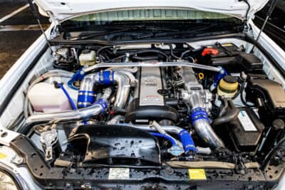 トヨタ クラウン アスリートV:ターボのパイピングなども美しく処理されており、仕上がりの良さが感じられる